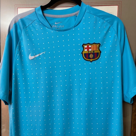 Nike Men's Short Sleeve Dry-Fit FCB Logo Shirt - Picture 1 of 4